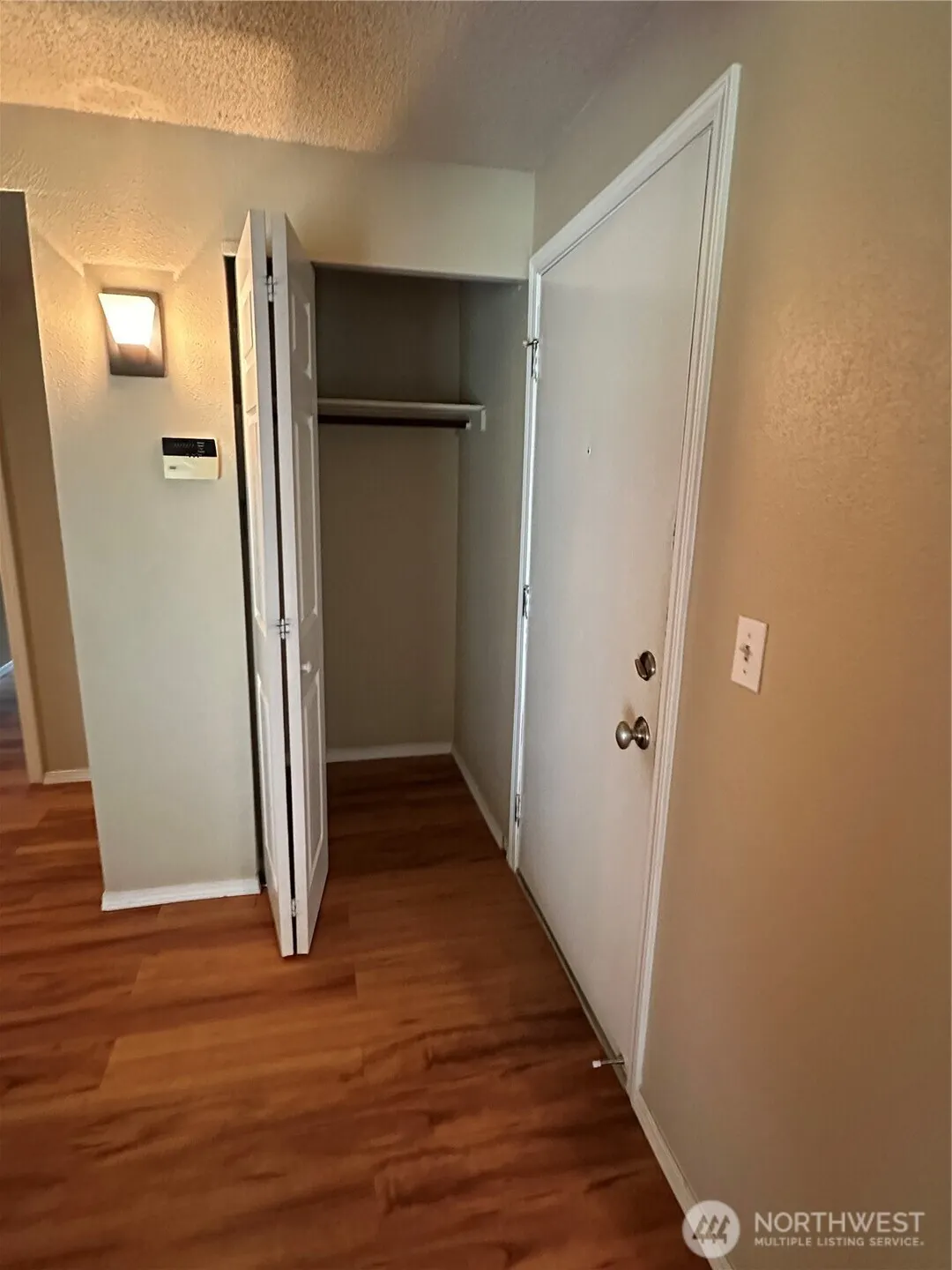 4641 W Lake Sammamish Pkwy SE #F204, Issaquah, WA 98027