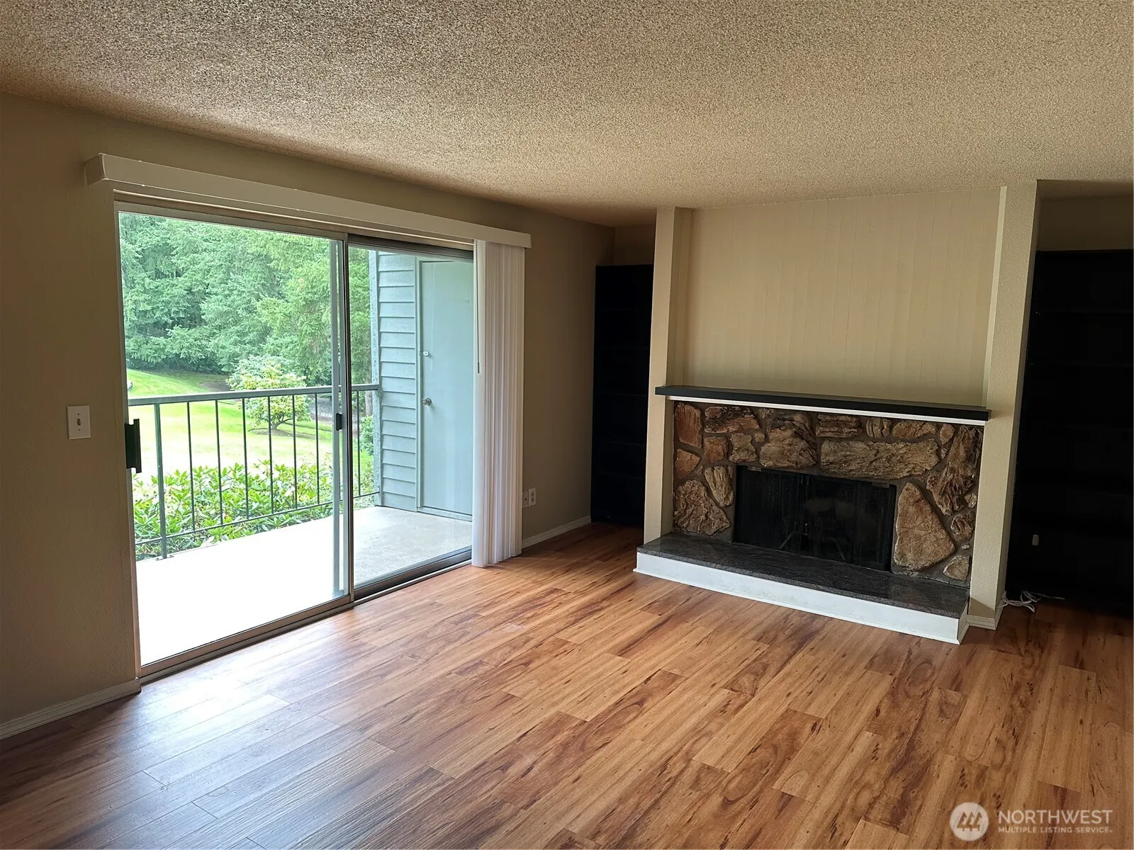4641 W Lake Sammamish Pkwy SE #F204, Issaquah, WA 98027