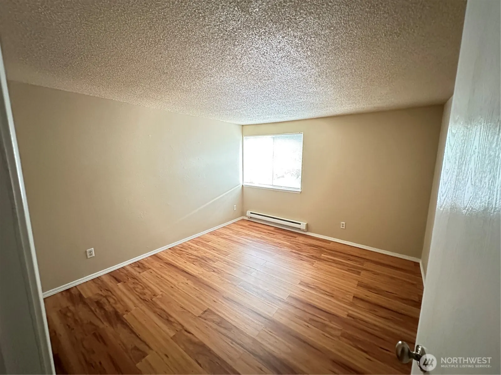 4641 W Lake Sammamish Pkwy SE #F204, Issaquah, WA 98027