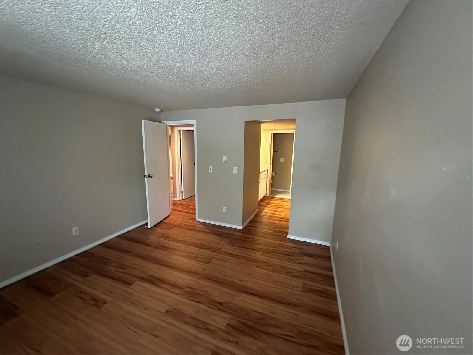 4641 W Lake Sammamish Pkwy SE #F204, Issaquah, WA 98027