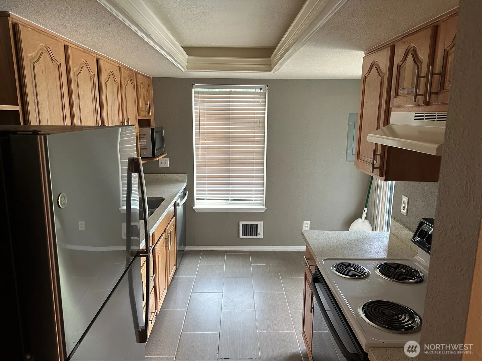 4641 W Lake Sammamish Pkwy SE #F204, Issaquah, WA 98027