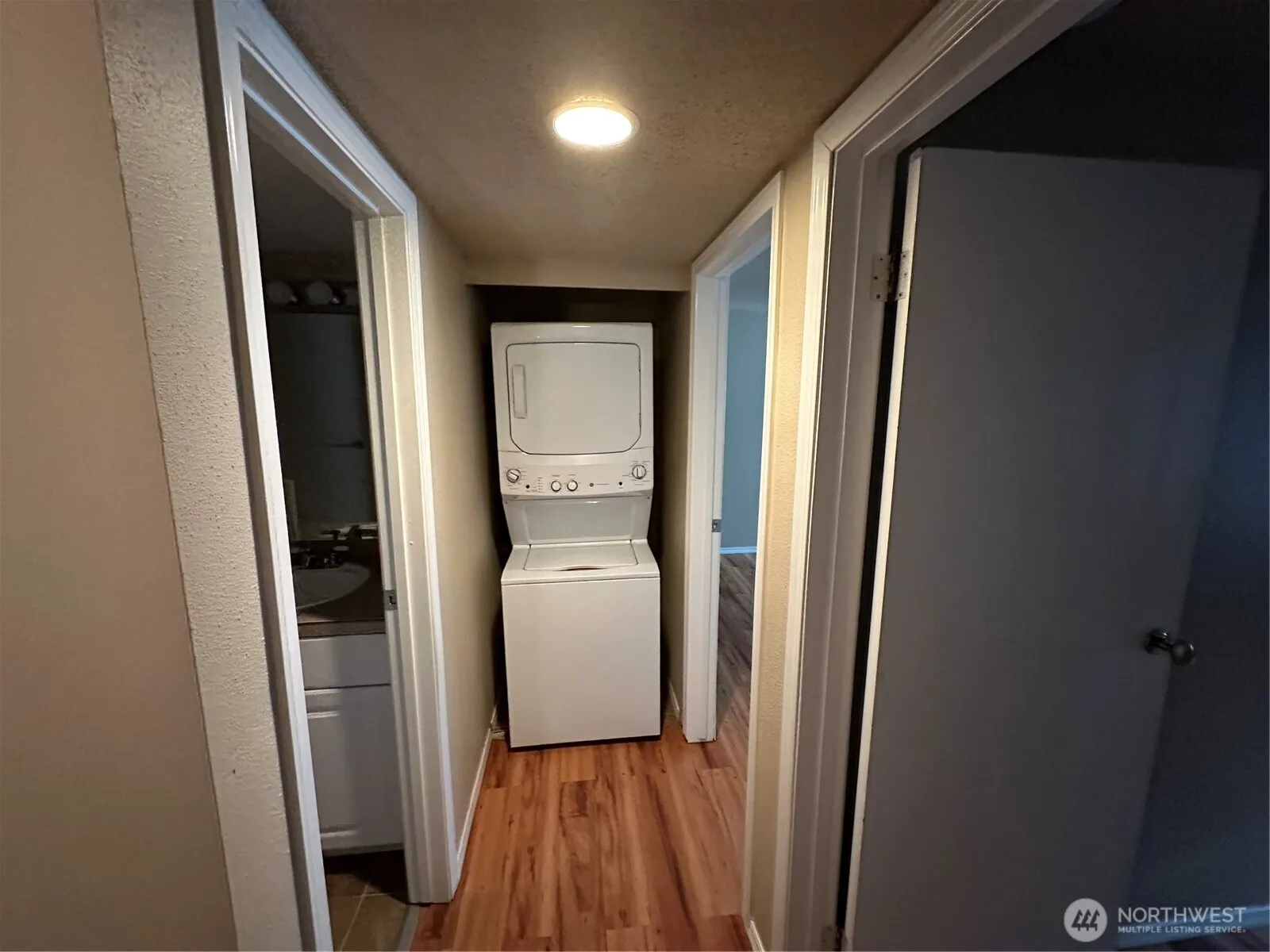 4641 W Lake Sammamish Pkwy SE #F204, Issaquah, WA 98027