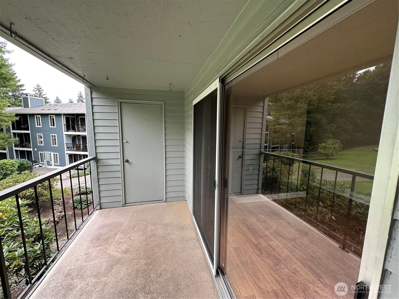 4641 W Lake Sammamish Pkwy SE #F204, Issaquah, WA 98027