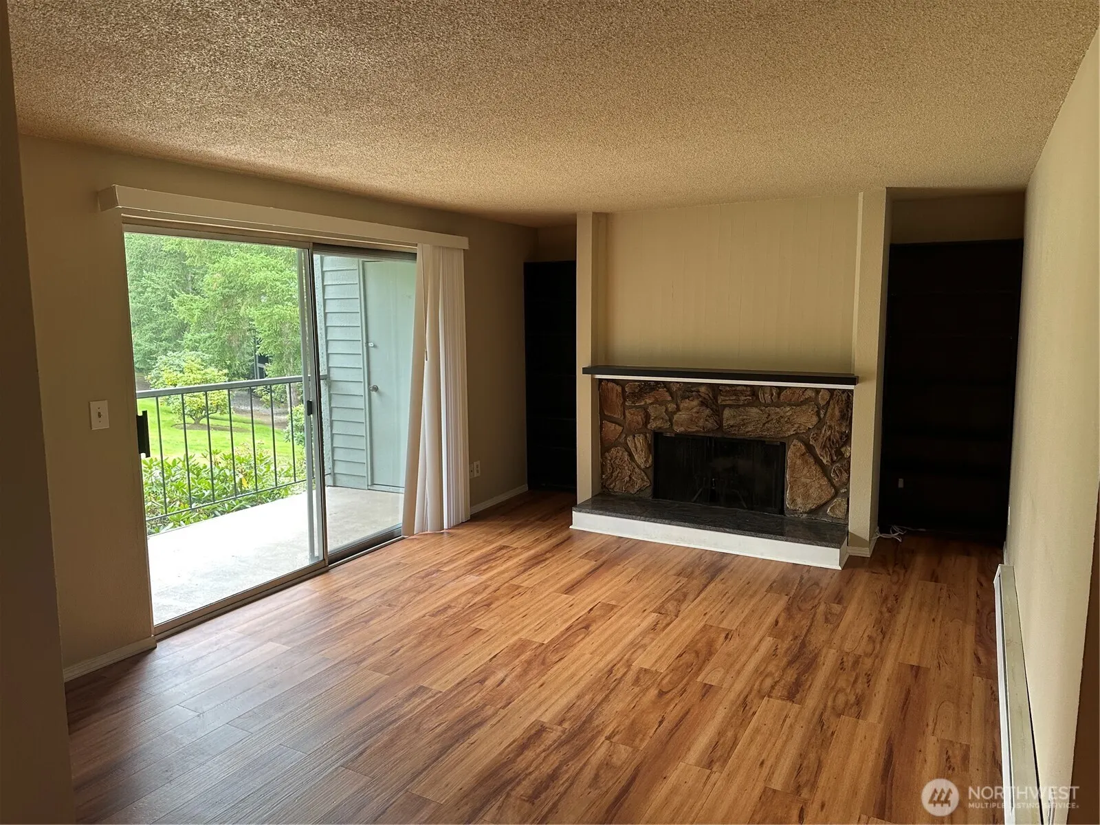 4641 W Lake Sammamish Pkwy SE #F204, Issaquah, WA 98027