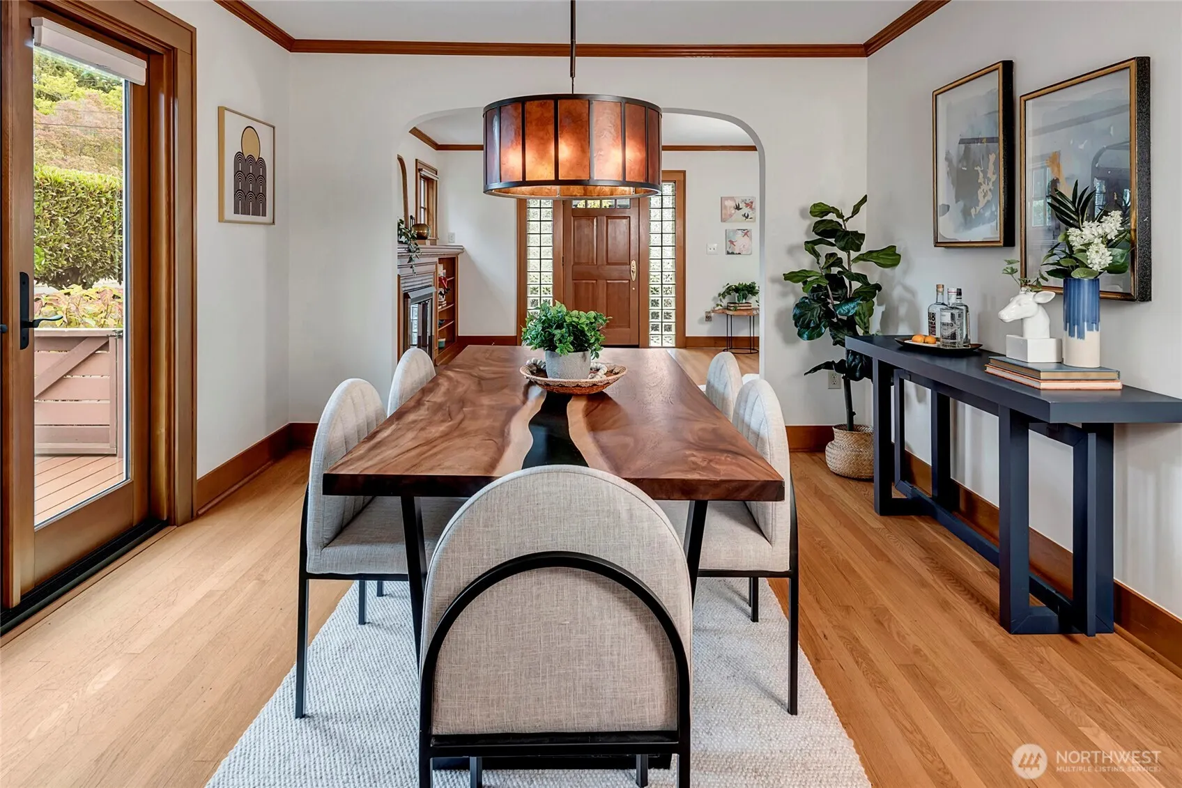 2900 W Newton Street , Seattle, WA 98199
