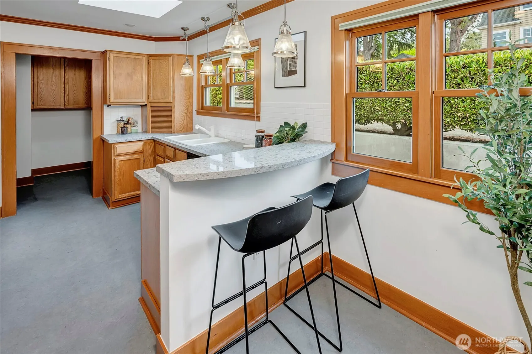 2900 W Newton Street , Seattle, WA 98199