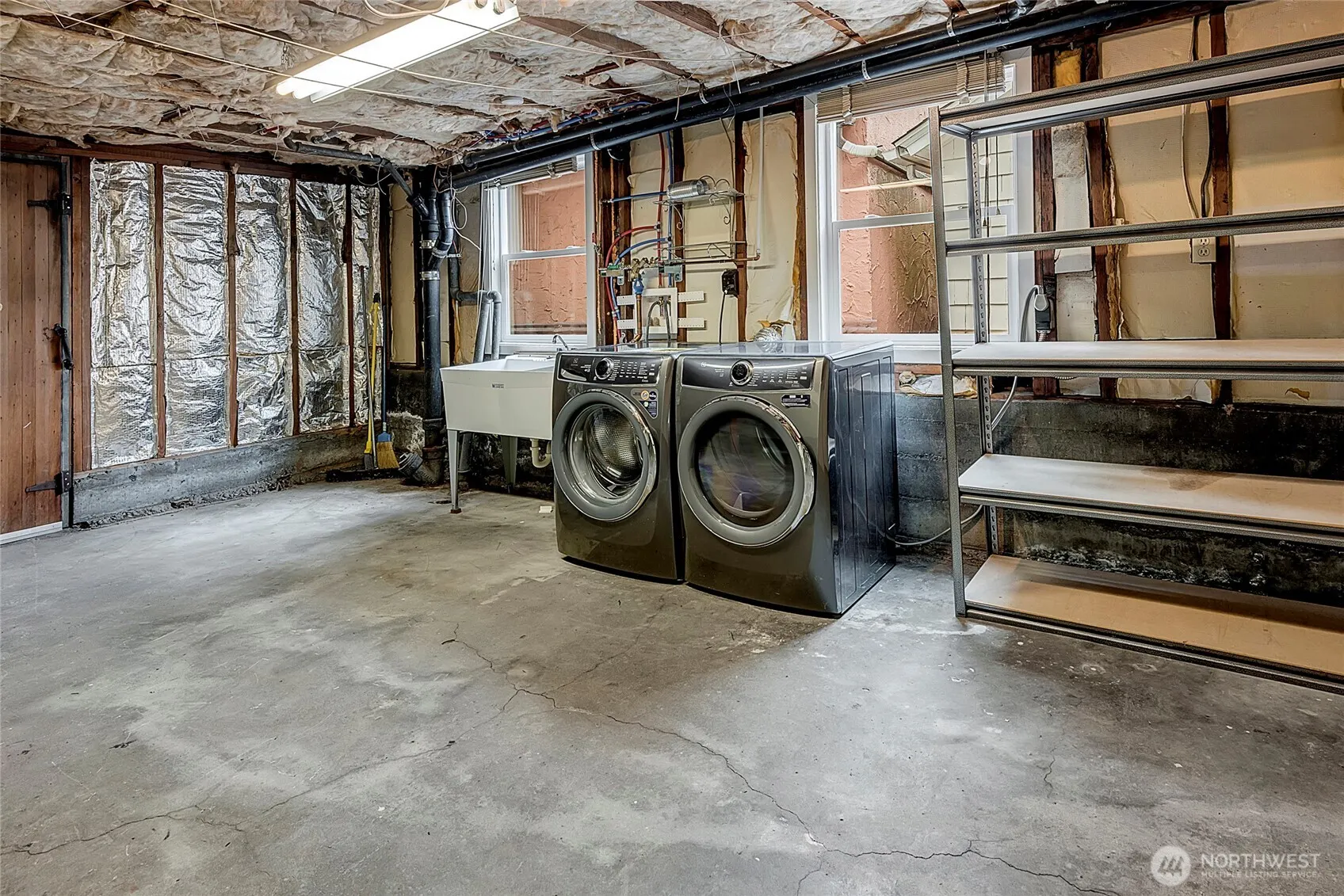 2900 W Newton Street , Seattle, WA 98199