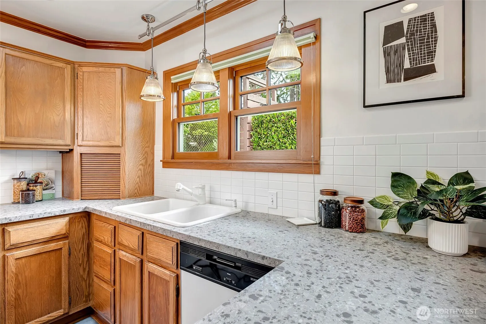 2900 W Newton Street , Seattle, WA 98199