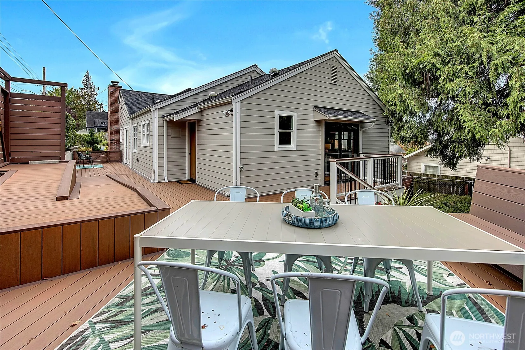 2900 W Newton Street , Seattle, WA 98199