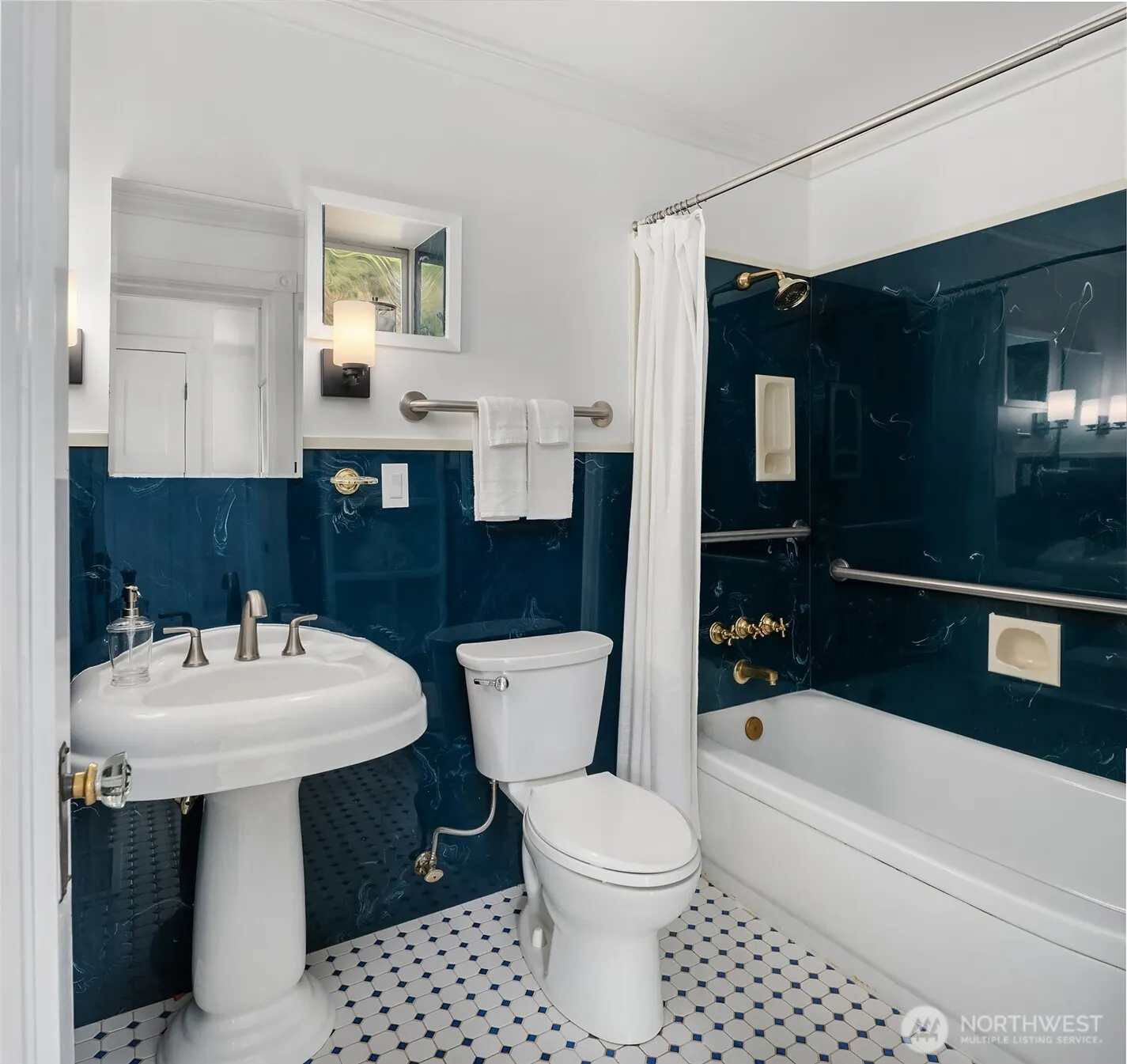 6723 Flora Avenue S, Seattle, WA 98108