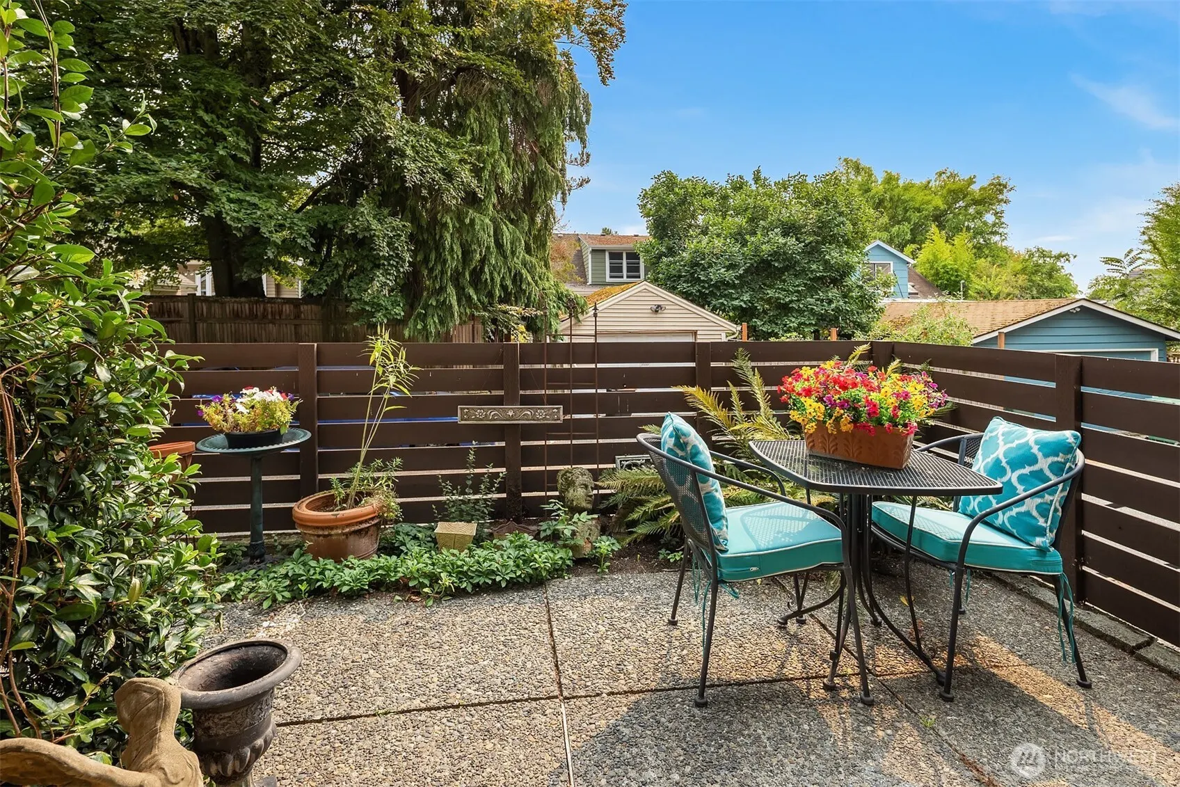 8217 5th Avenue NE #103, Seattle, WA 98115