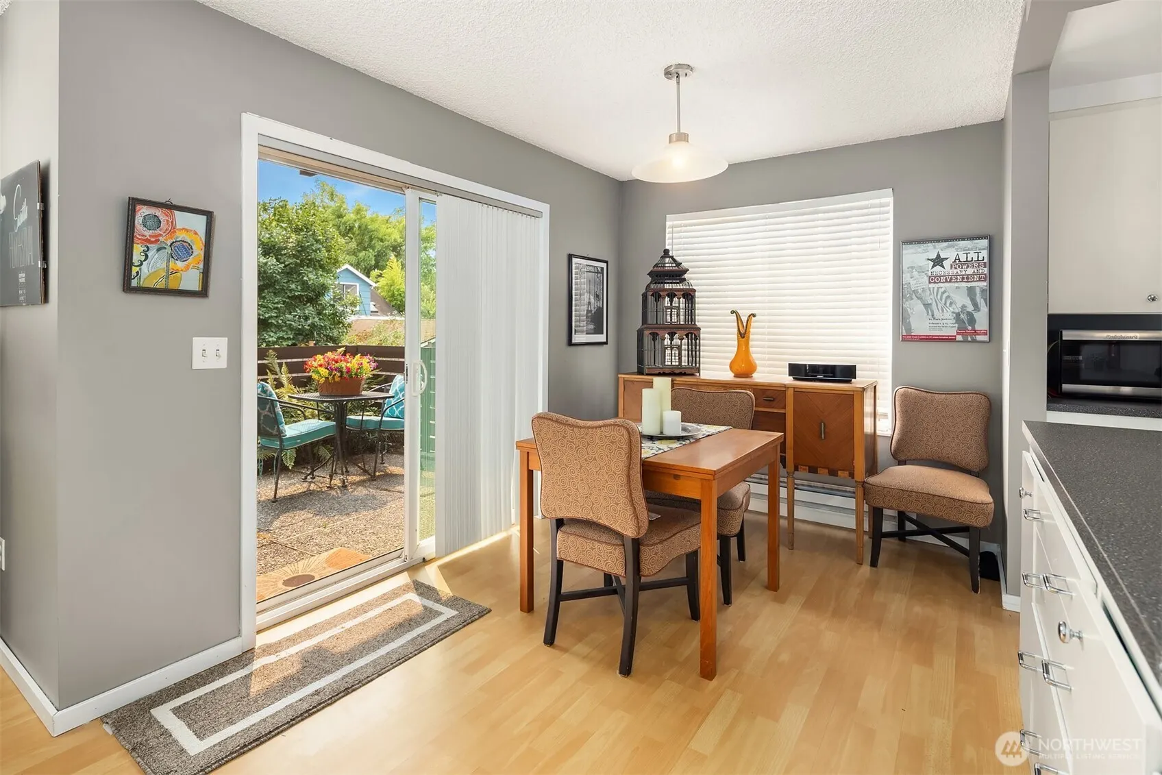 8217 5th Avenue NE #103, Seattle, WA 98115