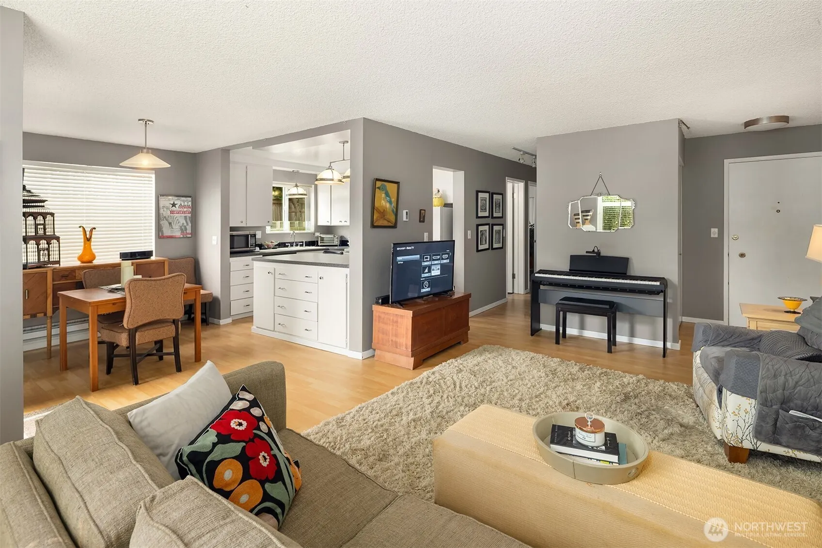 8217 5th Avenue NE #103, Seattle, WA 98115