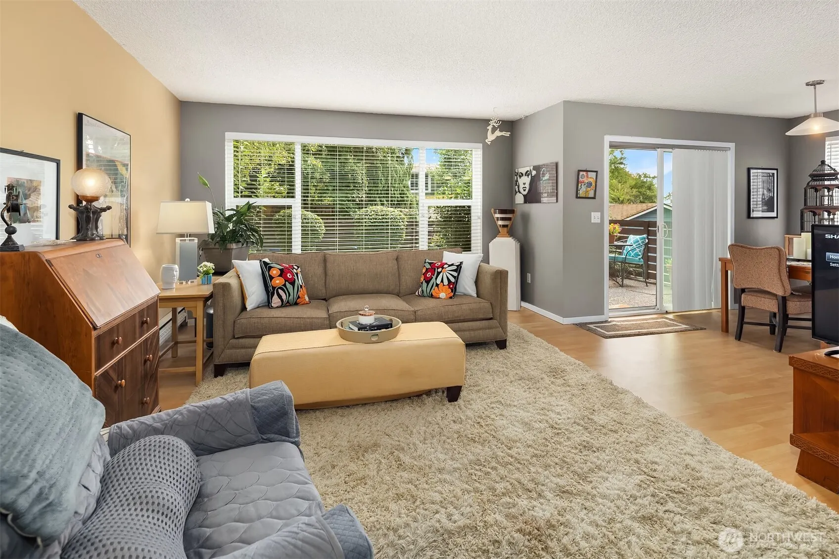 8217 5th Avenue NE #103, Seattle, WA 98115