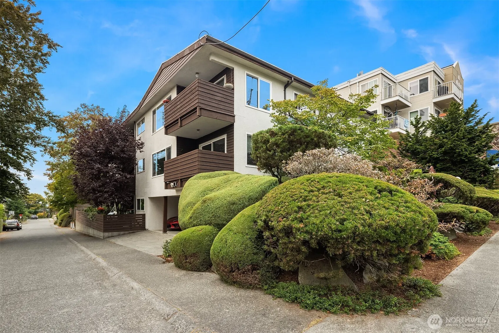 8217 5th Avenue NE #103, Seattle, WA 98115