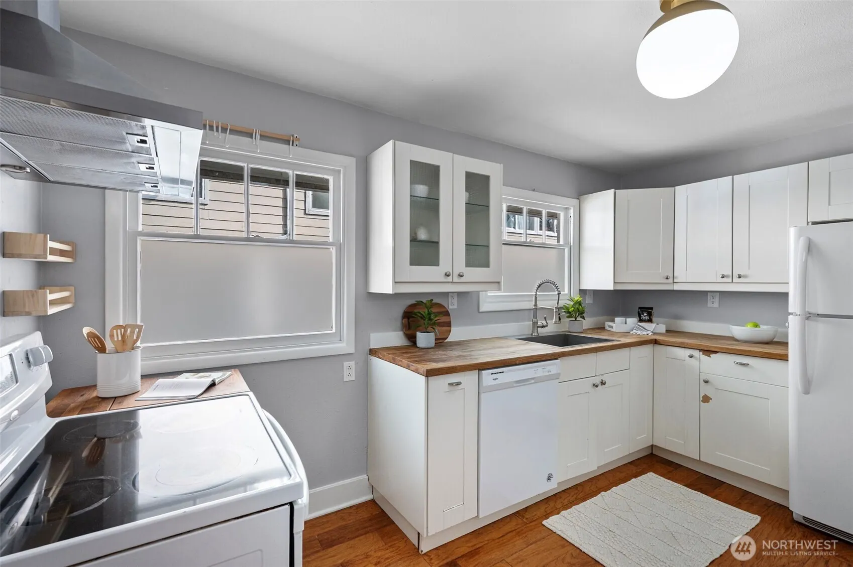 10728 Stone Avenue N, Seattle, WA 98133