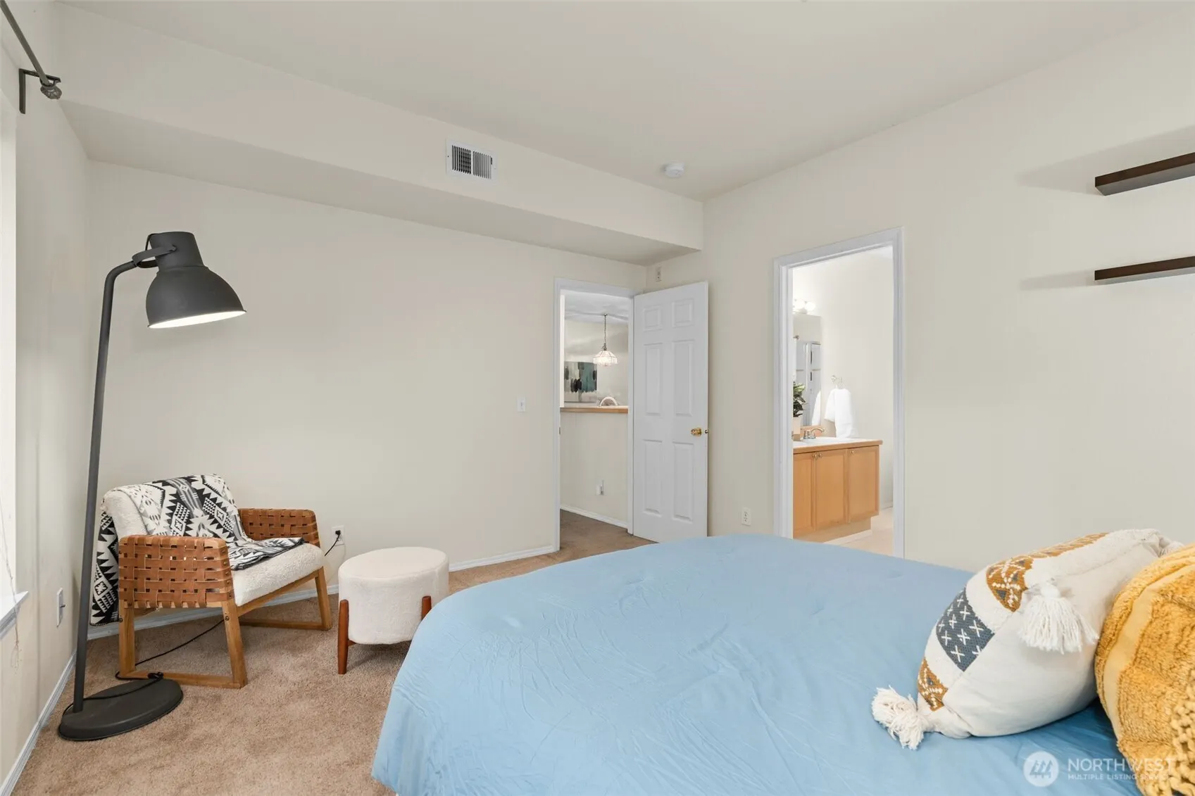 12120 NE 172nd Place #L201, Bothell, WA 98011