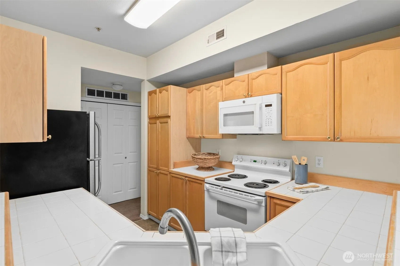 12120 NE 172nd Place #L201, Bothell, WA 98011