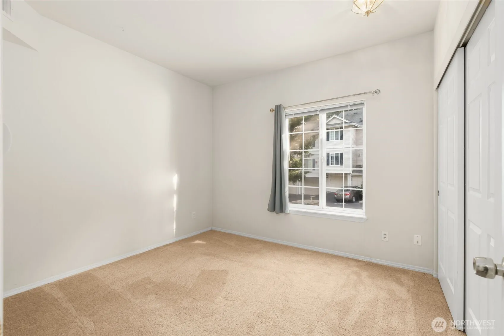 12120 NE 172nd Place #L201, Bothell, WA 98011
