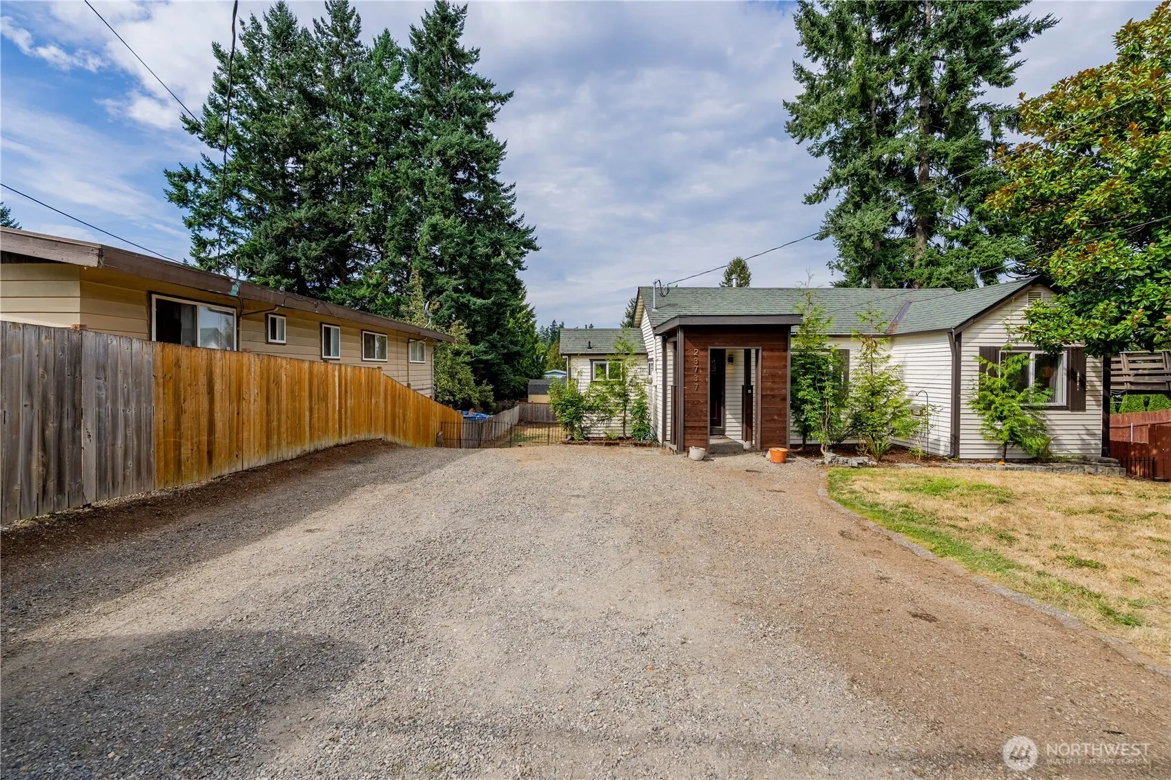 23737 100th Avenue SE, Kent, WA 98031-4211
