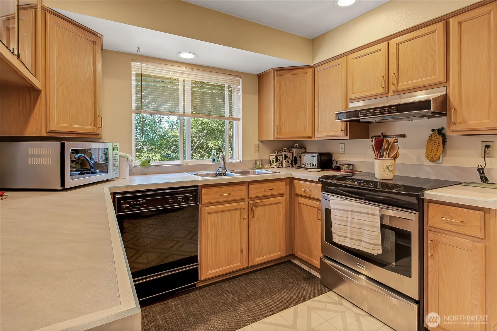 2203 Lincoln Pl. Se. , Renton, WA 98055