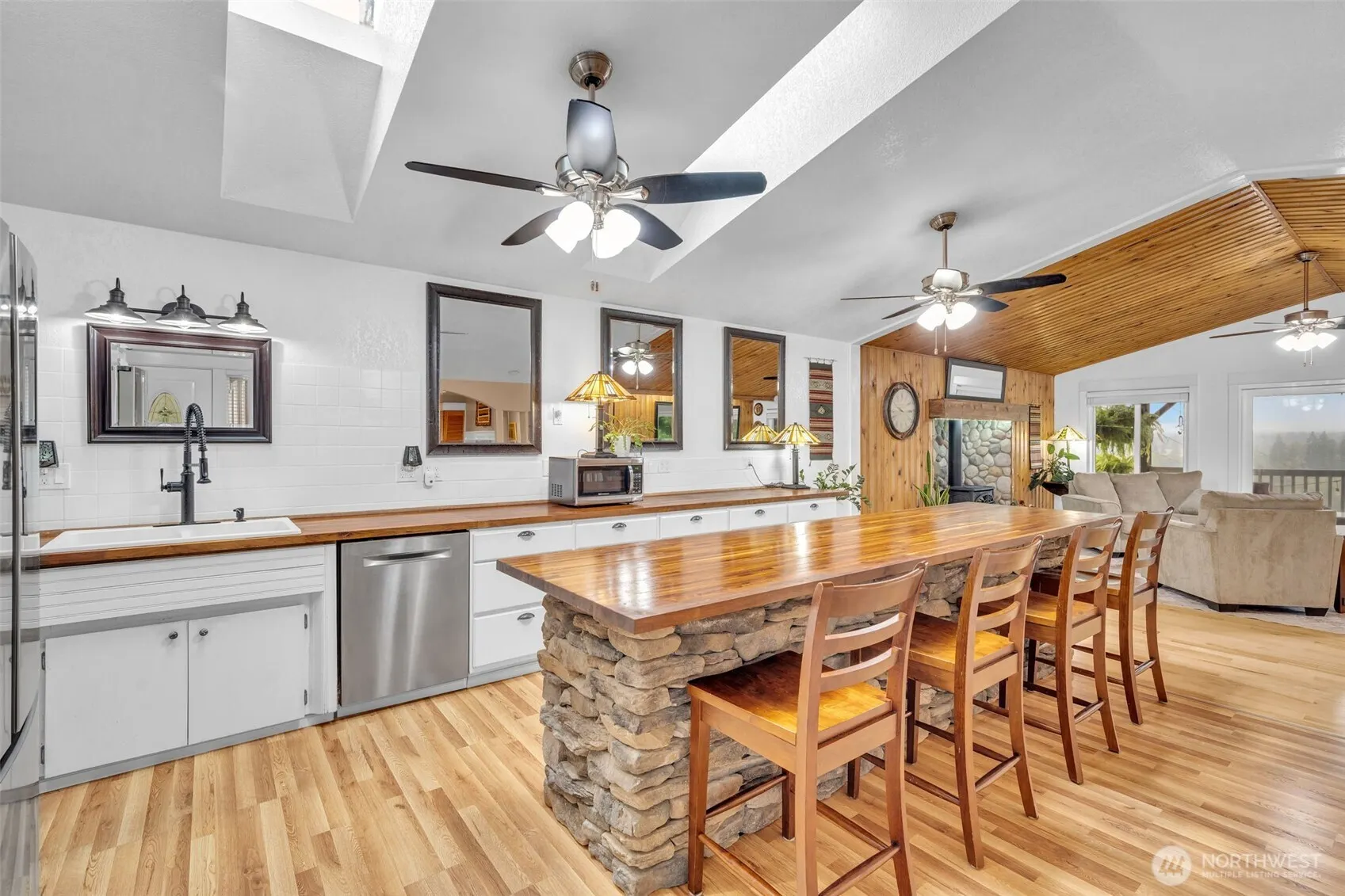 211 E Jonathan Road , Bothell, WA 98012