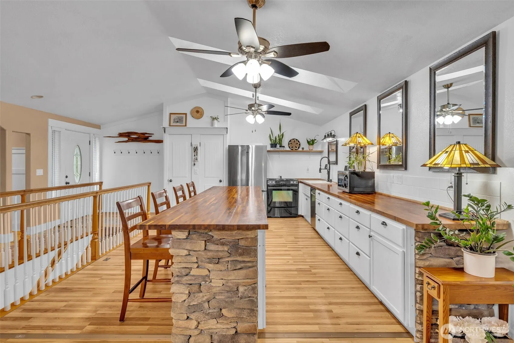 211 E Jonathan Road , Bothell, WA 98012