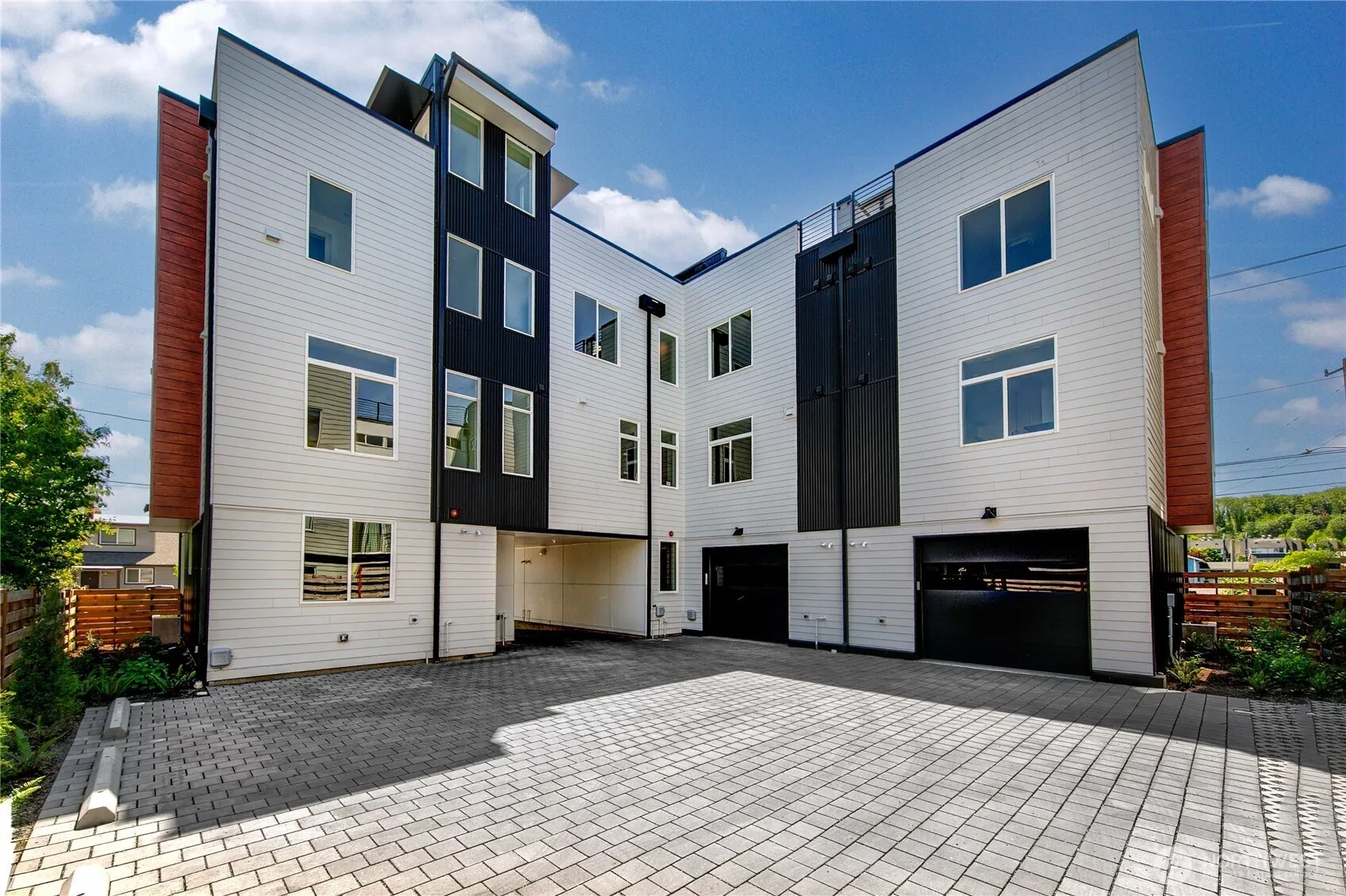 7558 43rd Avenue S, Seattle, WA 98118