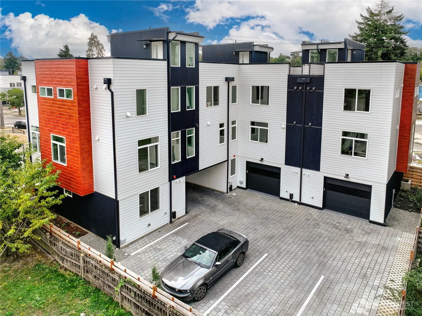 7558 43rd Avenue S, Seattle, WA 98118