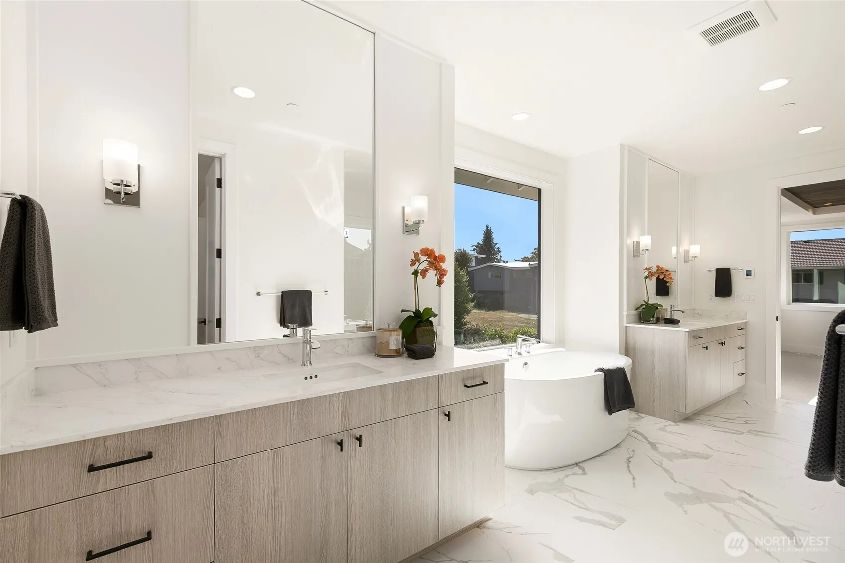 11608 SE 47th Place , Bellevue, WA 98006