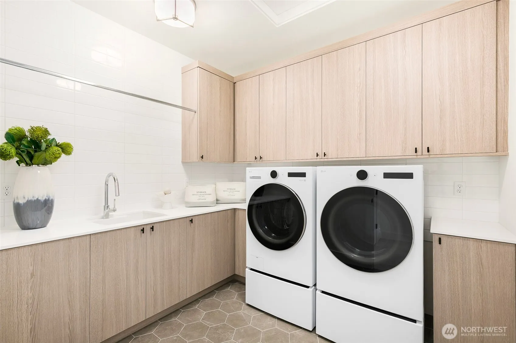 11608 SE 47th Place , Bellevue, WA 98006