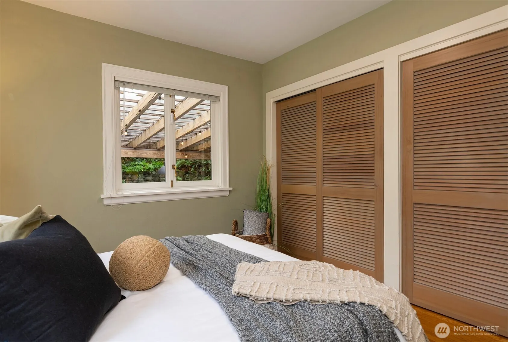 7 Newell Street , Seattle, WA 98109