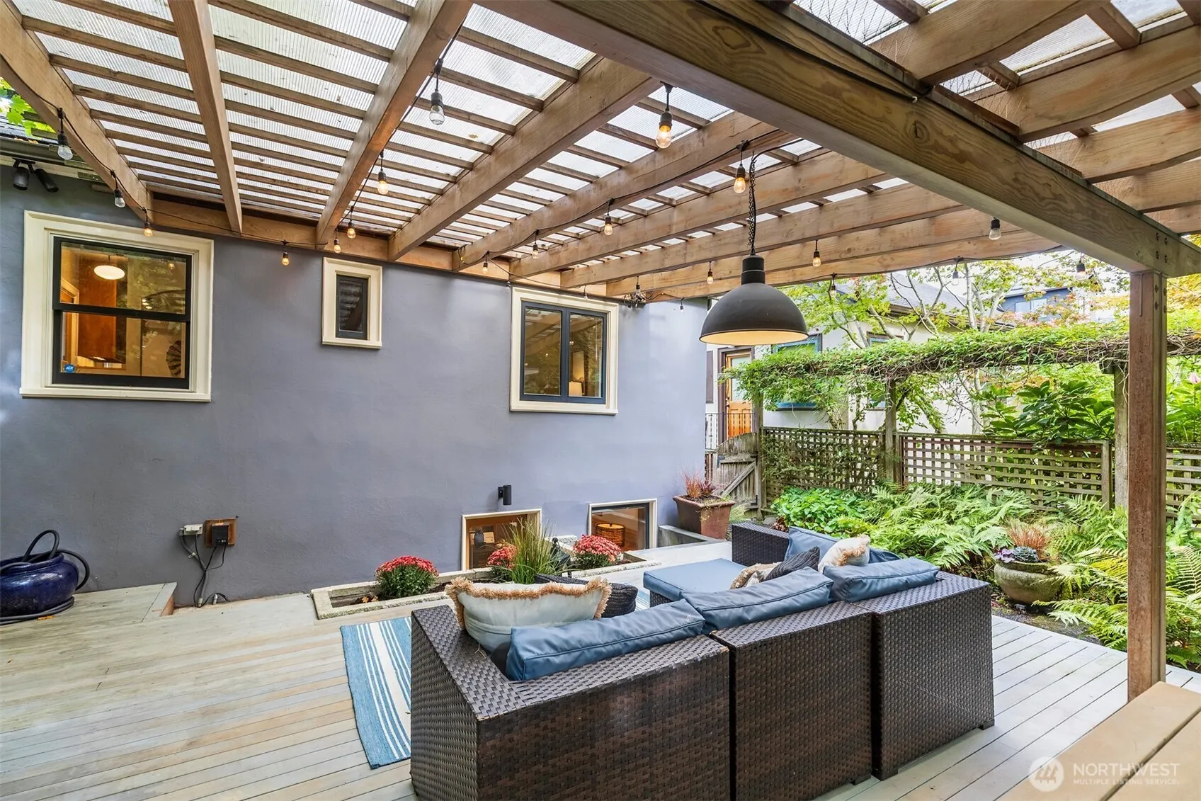 7 Newell Street , Seattle, WA 98109