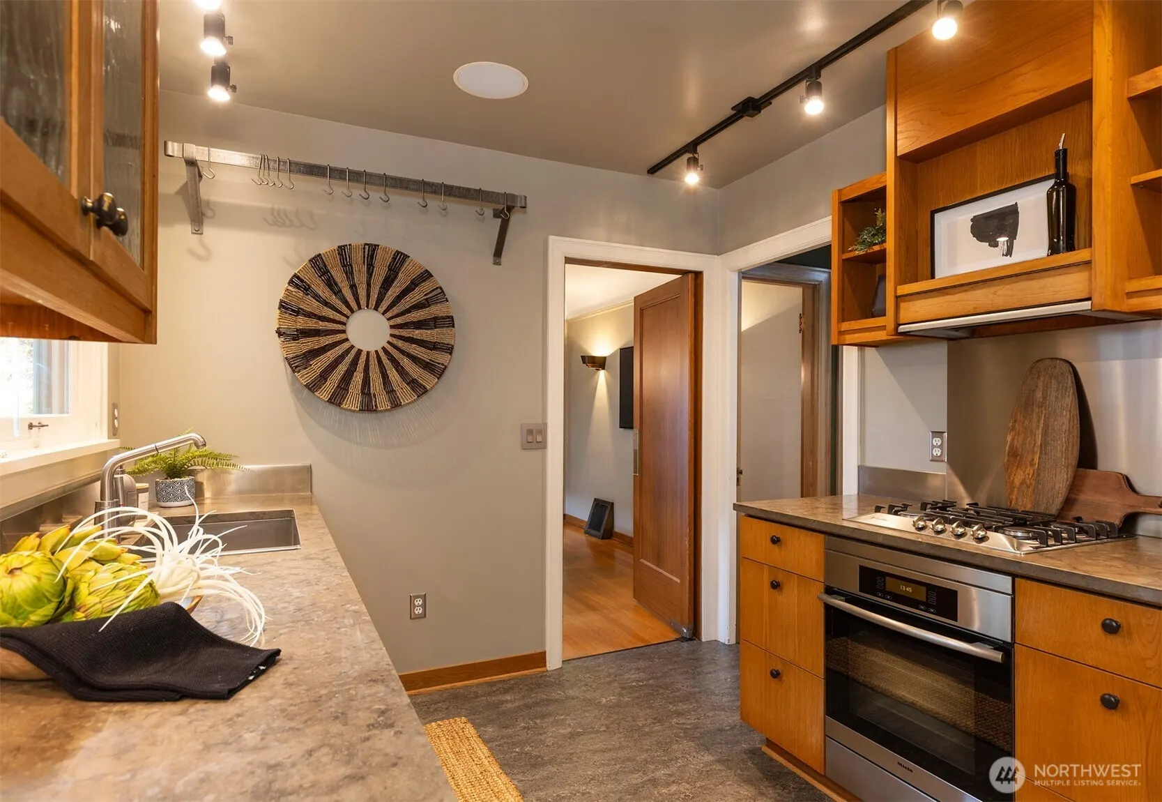 7 Newell Street , Seattle, WA 98109