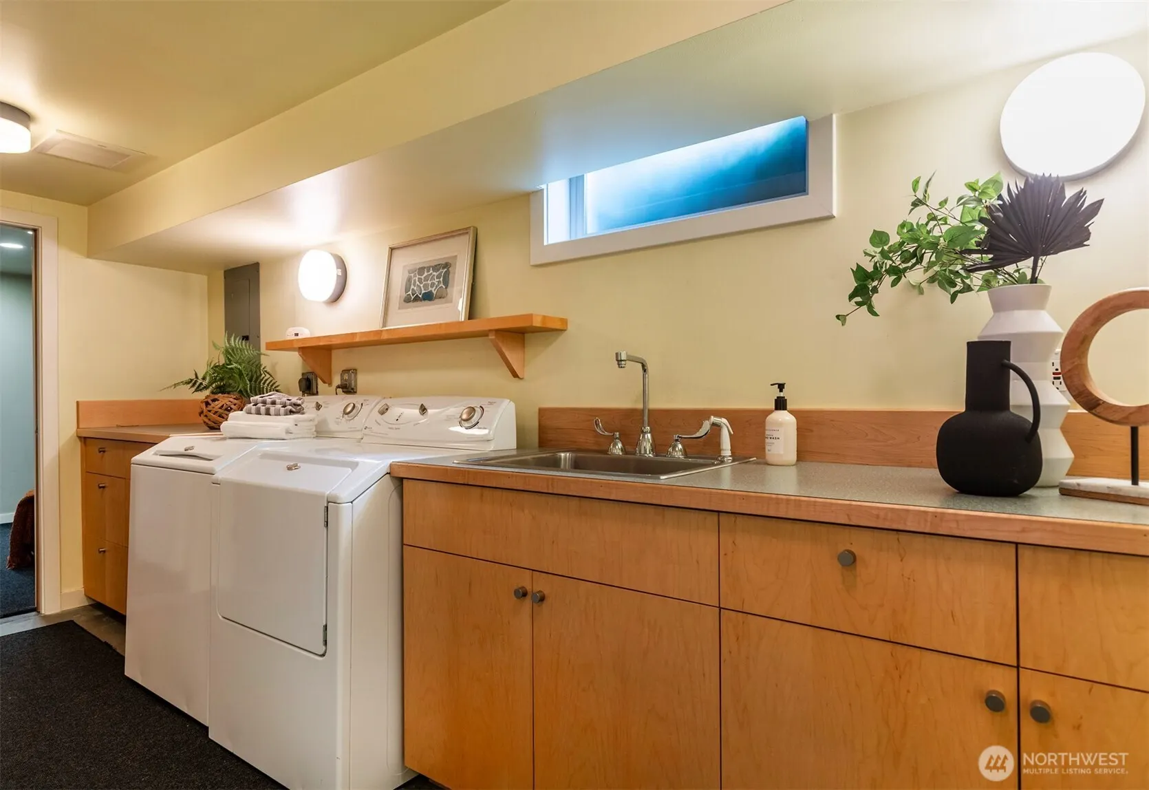7 Newell Street , Seattle, WA 98109