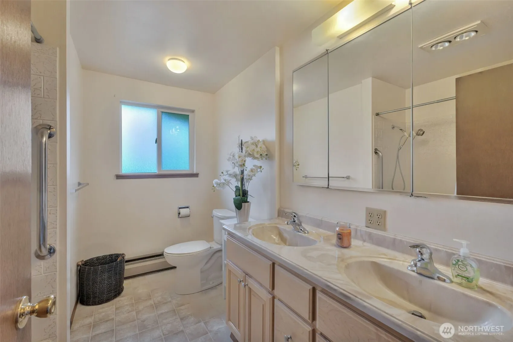 3911 S 250th Street , Kent, WA 98032