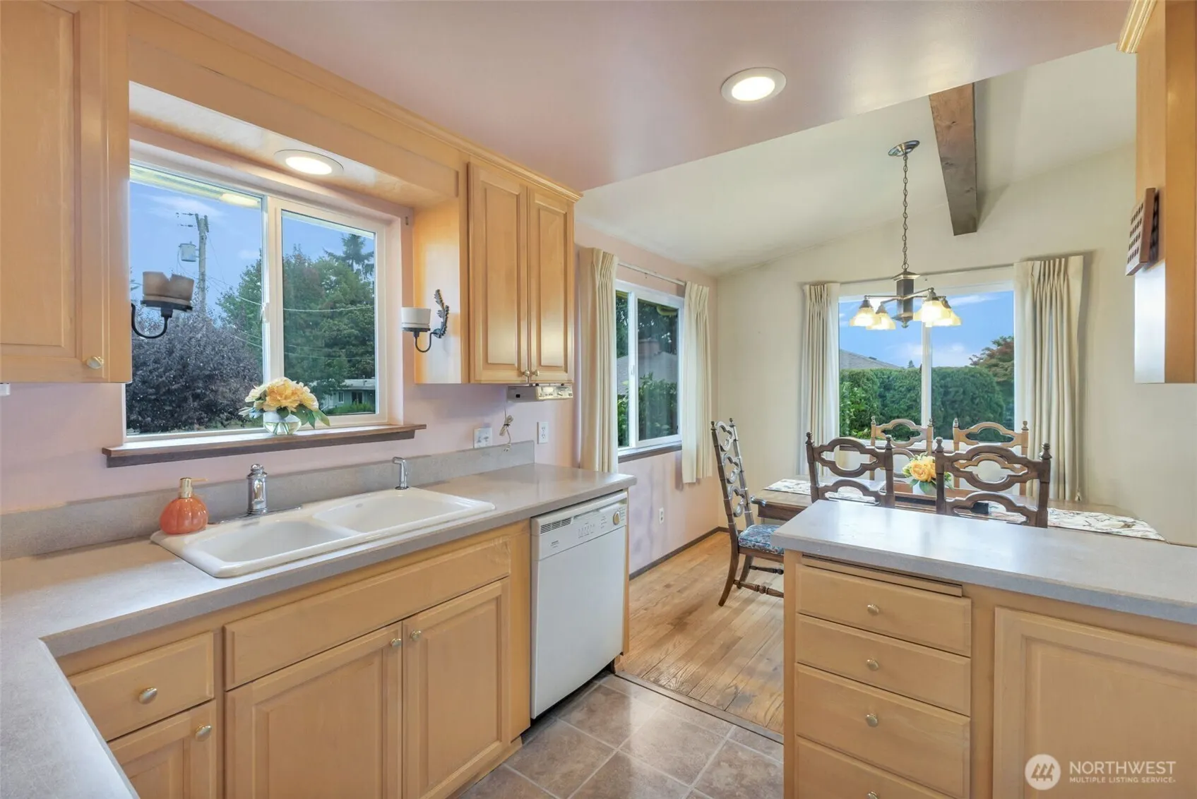 3911 S 250th Street , Kent, WA 98032