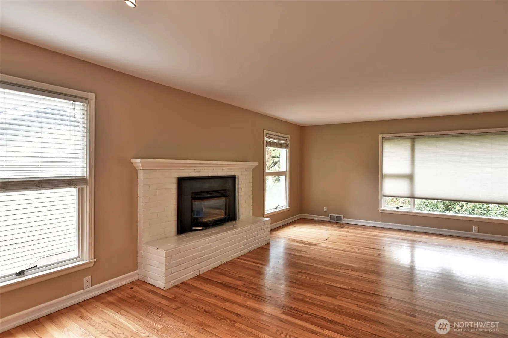 13649 Main St , Bellevue, WA 98005
