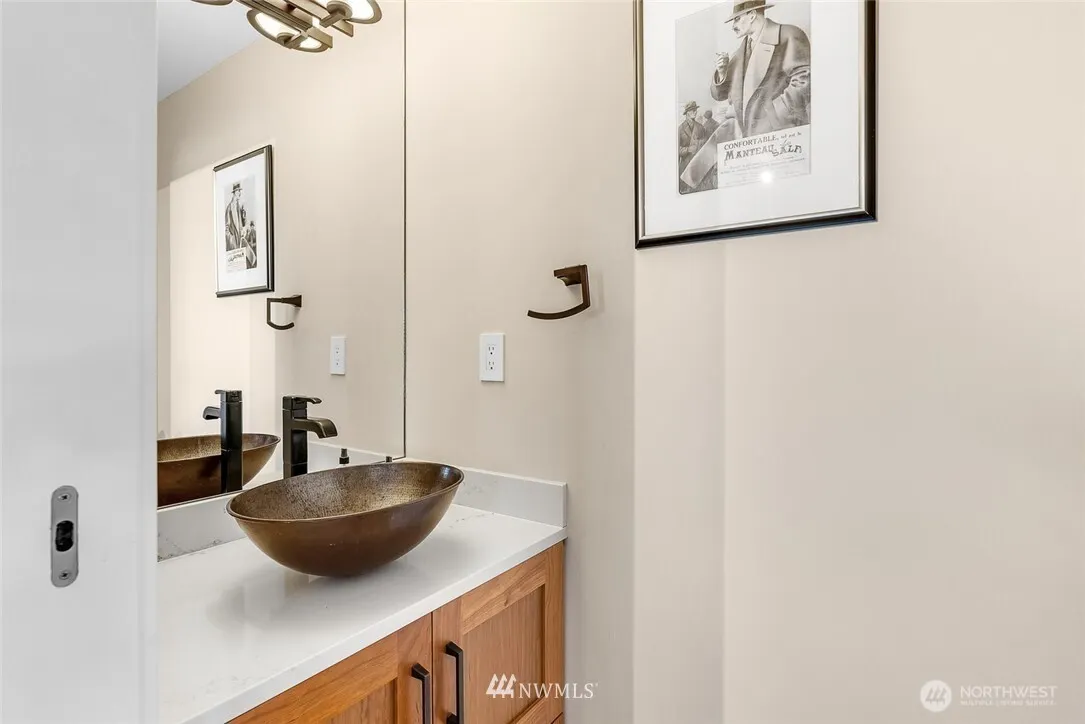3146 Portage Bay E #G, Seattle, WA 98102