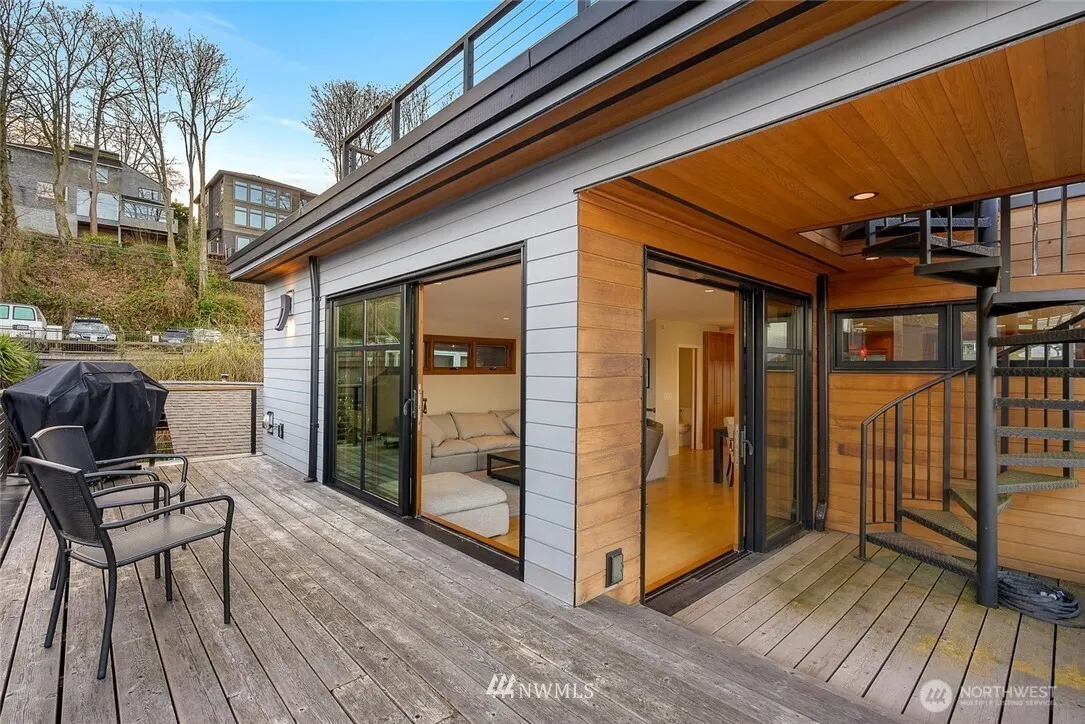 3146 Portage Bay E #G, Seattle, WA 98102