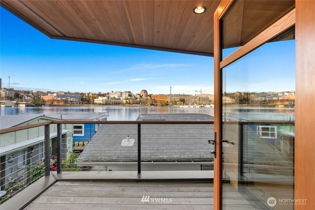 3146 Portage Bay E #G, Seattle, WA 98102
