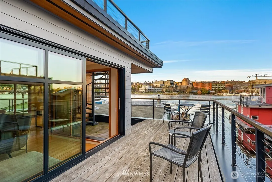 3146 Portage Bay E #G, Seattle, WA 98102
