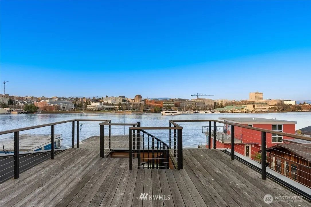 3146 Portage Bay E #G, Seattle, WA 98102