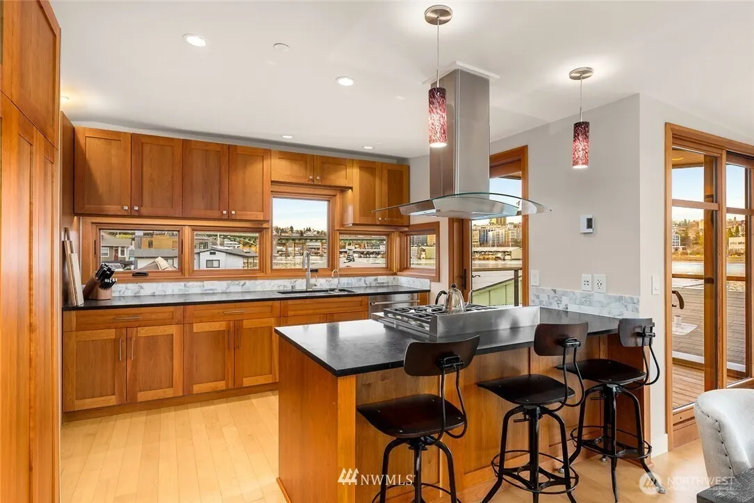 3146 Portage Bay E #G, Seattle, WA 98102