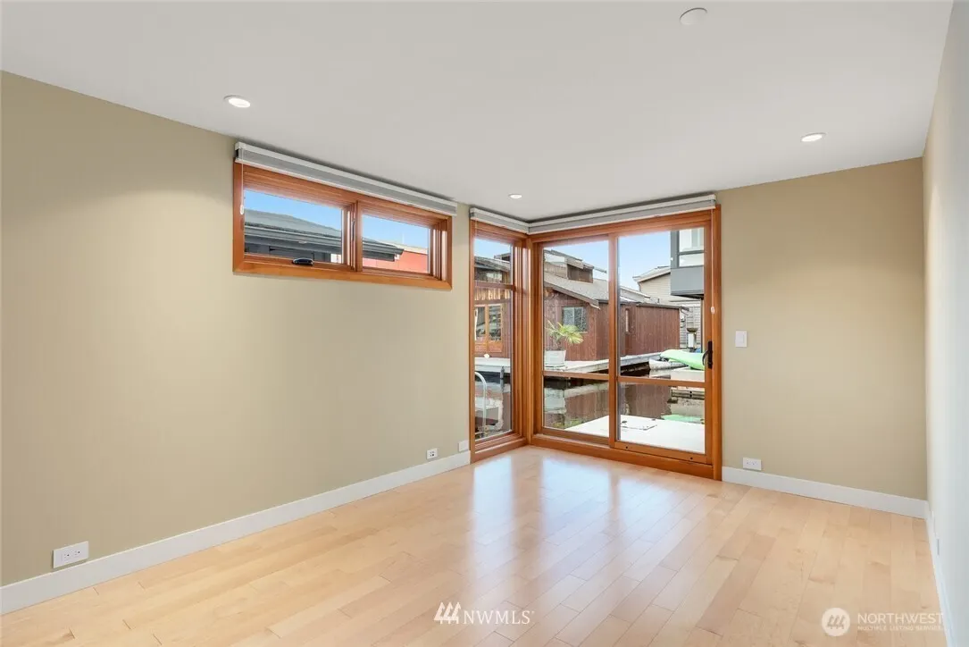 3146 Portage Bay E #G, Seattle, WA 98102