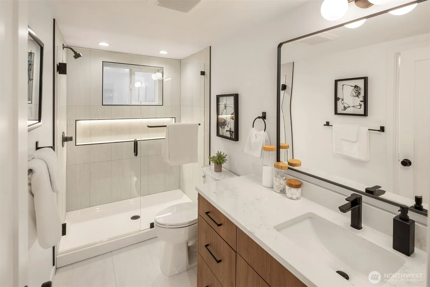 10541 Ashworth Avenue N, Seattle, WA 98133