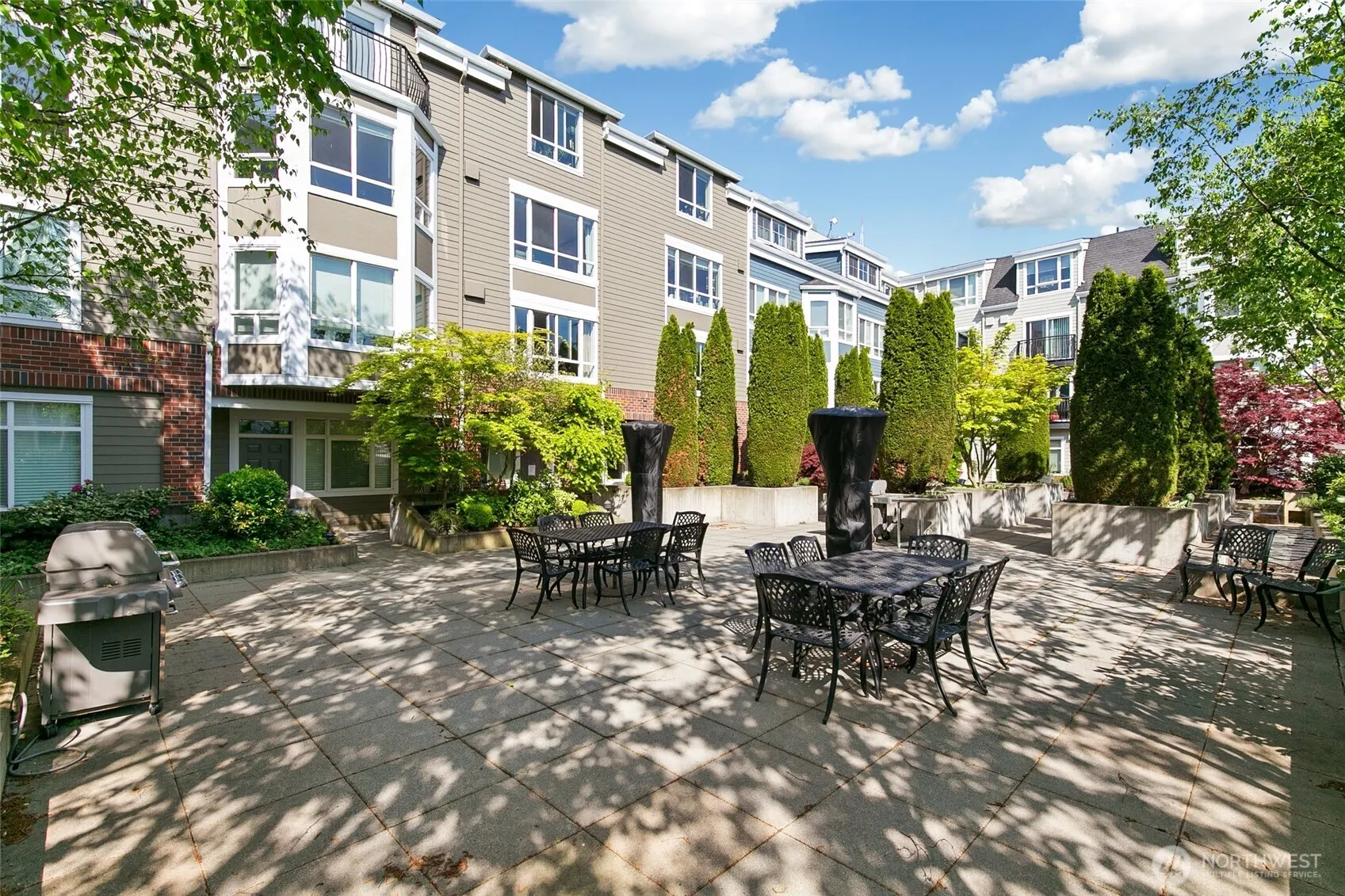 812 5th Avenue N #102, Seattle, WA 98109