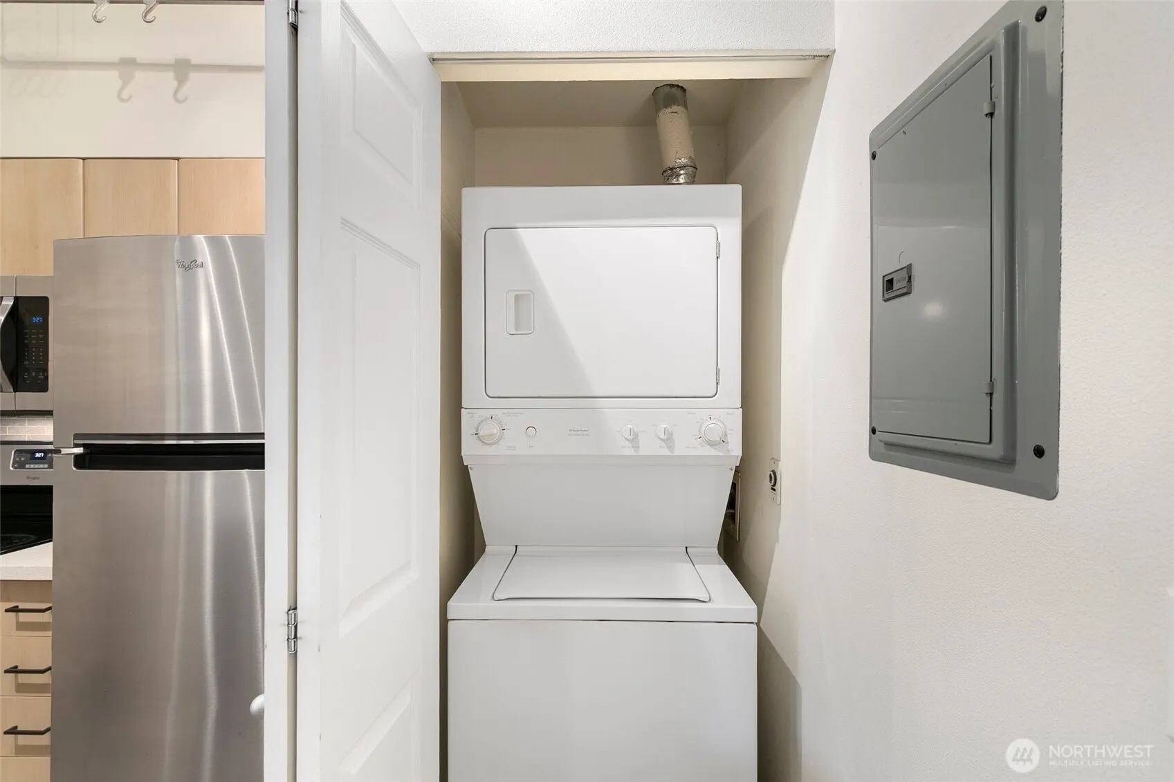 812 5th Avenue N #102, Seattle, WA 98109