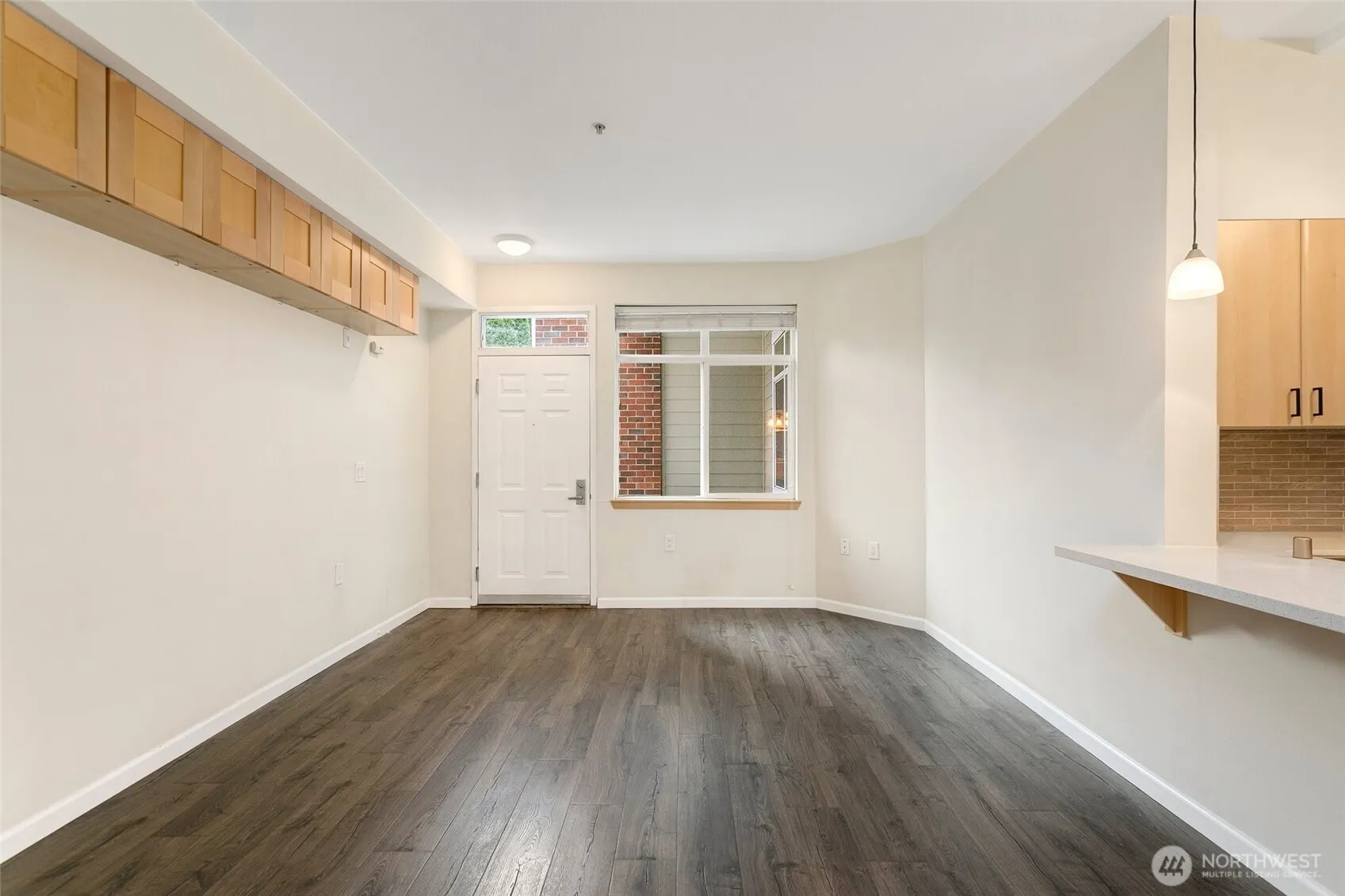 812 5th Avenue N #102, Seattle, WA 98109