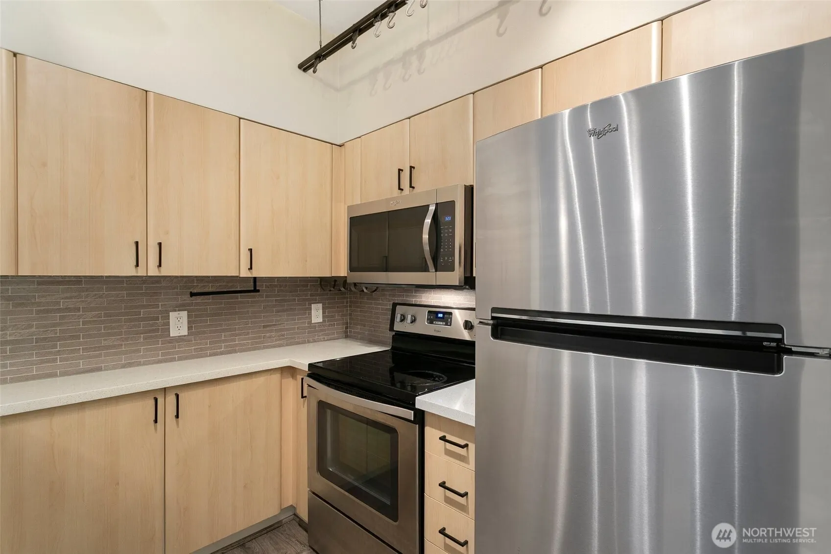 812 5th Avenue N #102, Seattle, WA 98109